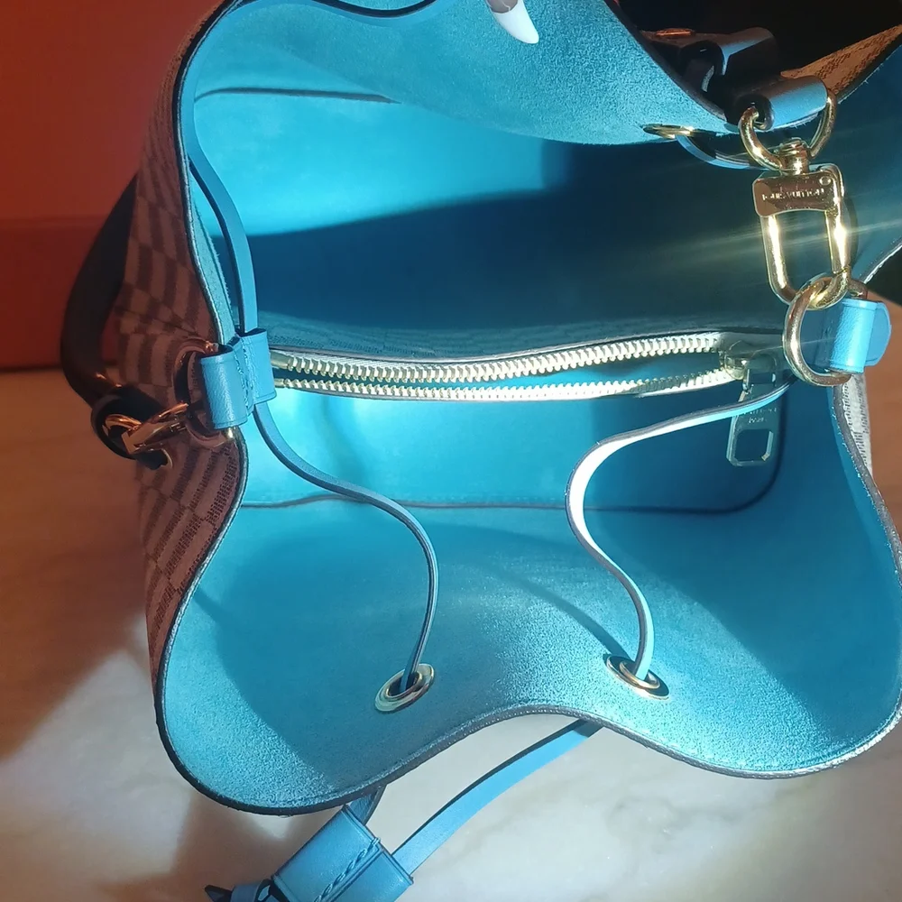 Authentic Louis Vuitton Neo noe - Picture 9 of 10